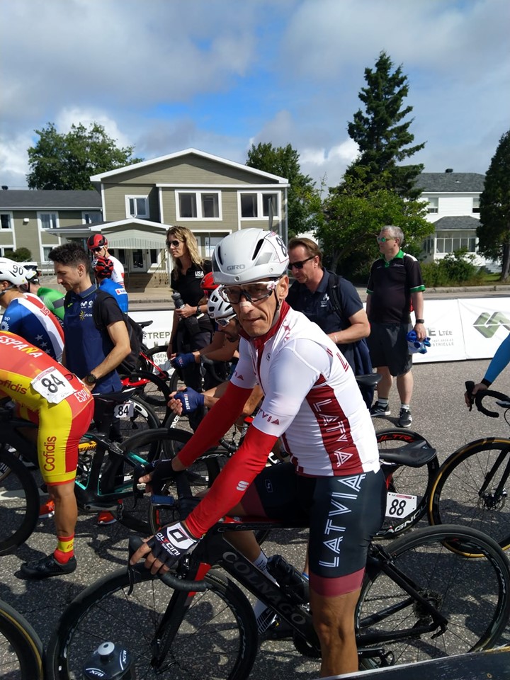 Parariteņbraucējs Gailišs pasaules kausa posmā Kanādā izcīna 8.vietu